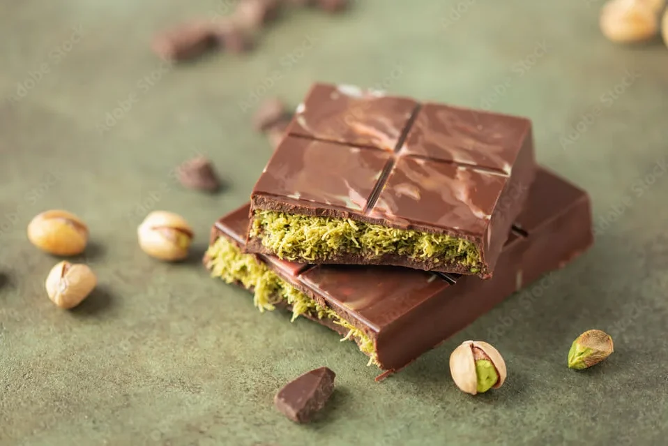 "Easy Dubai Chocolate Bar Recipe: A Rich Middle Eastern Treat"